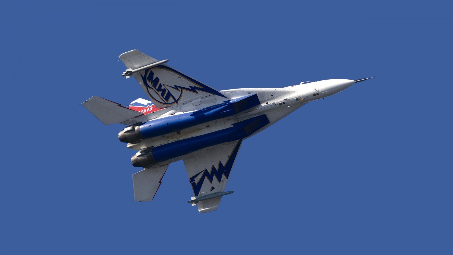 Kaiyun官方登录入口-《比赛现场:观众热情点燃整个舞台》,观众在比赛现场用英语怎么说